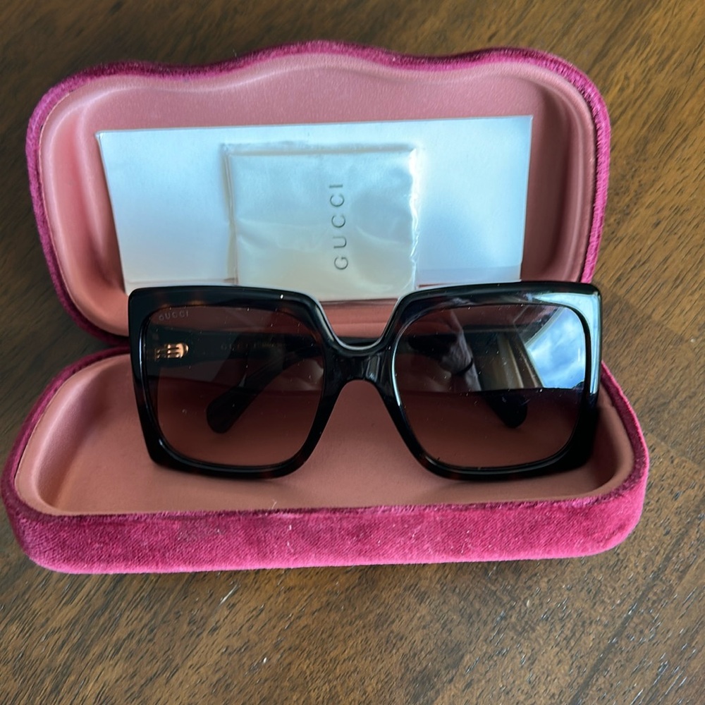 Gucci Black Square Sunglasses